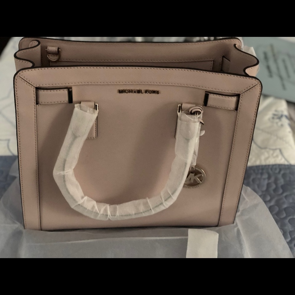 New micheal kors purse
